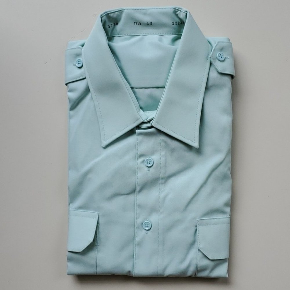 Uniform military style button up short sleeve nwot  med to heavy weight